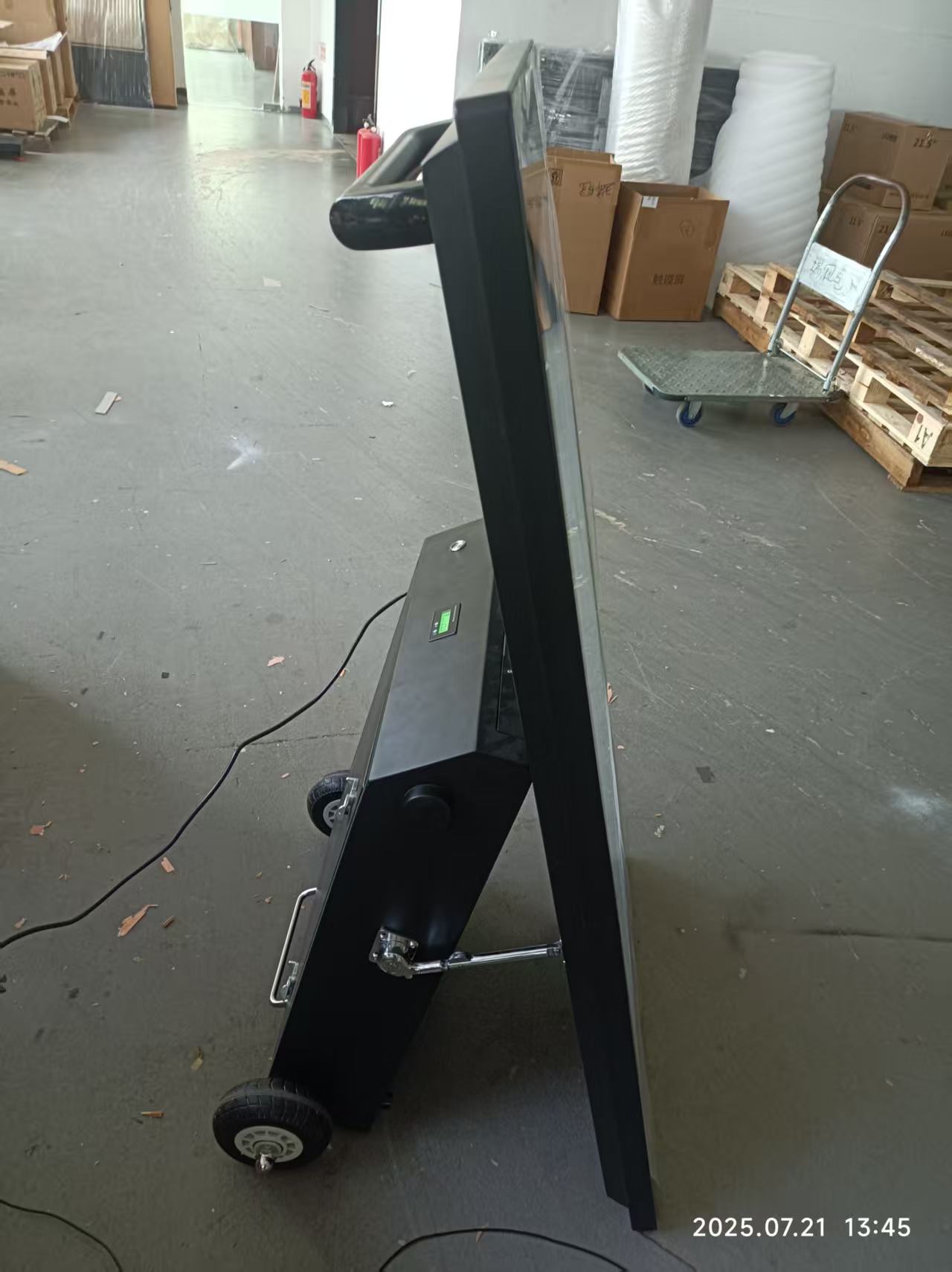 43인치 휴대용 야외 IP55 방수 배터리 구동 고휘도 - Outdoor Power Board 리뷰 및 가격